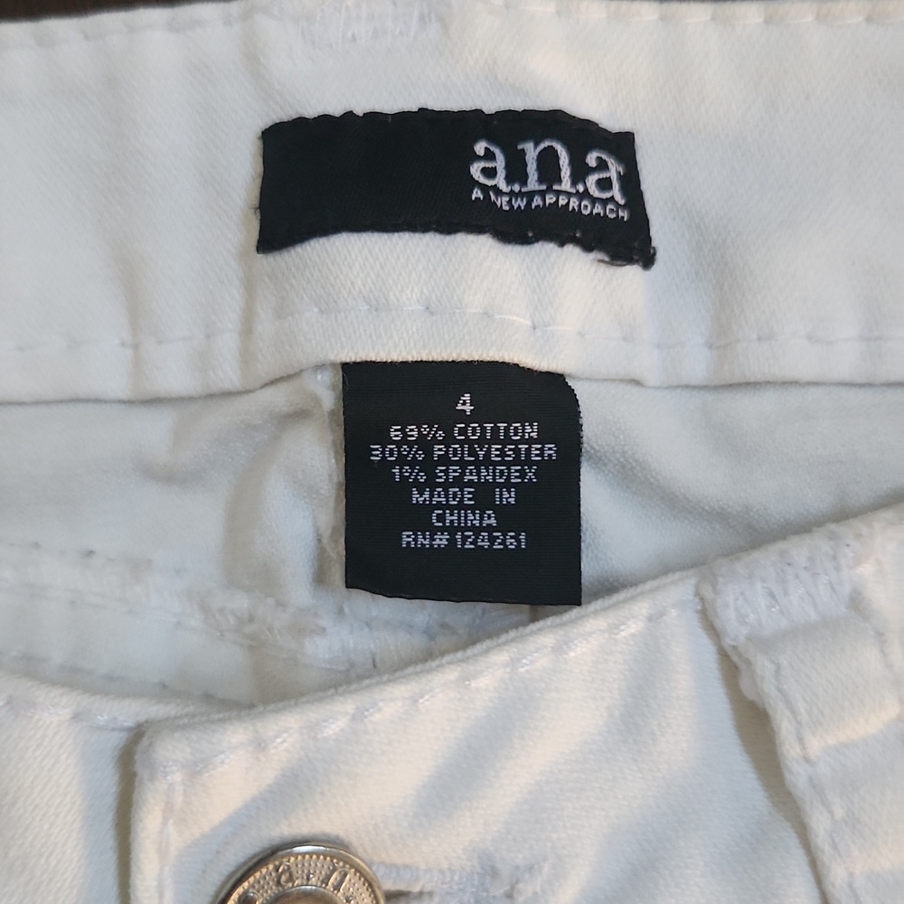 Women's Off White A.N.A Cropped Jeans - Picture 4 of 5